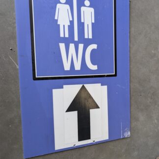 Schild A1; WC; WC Barrierefrei, Pfeil links; Hochformat